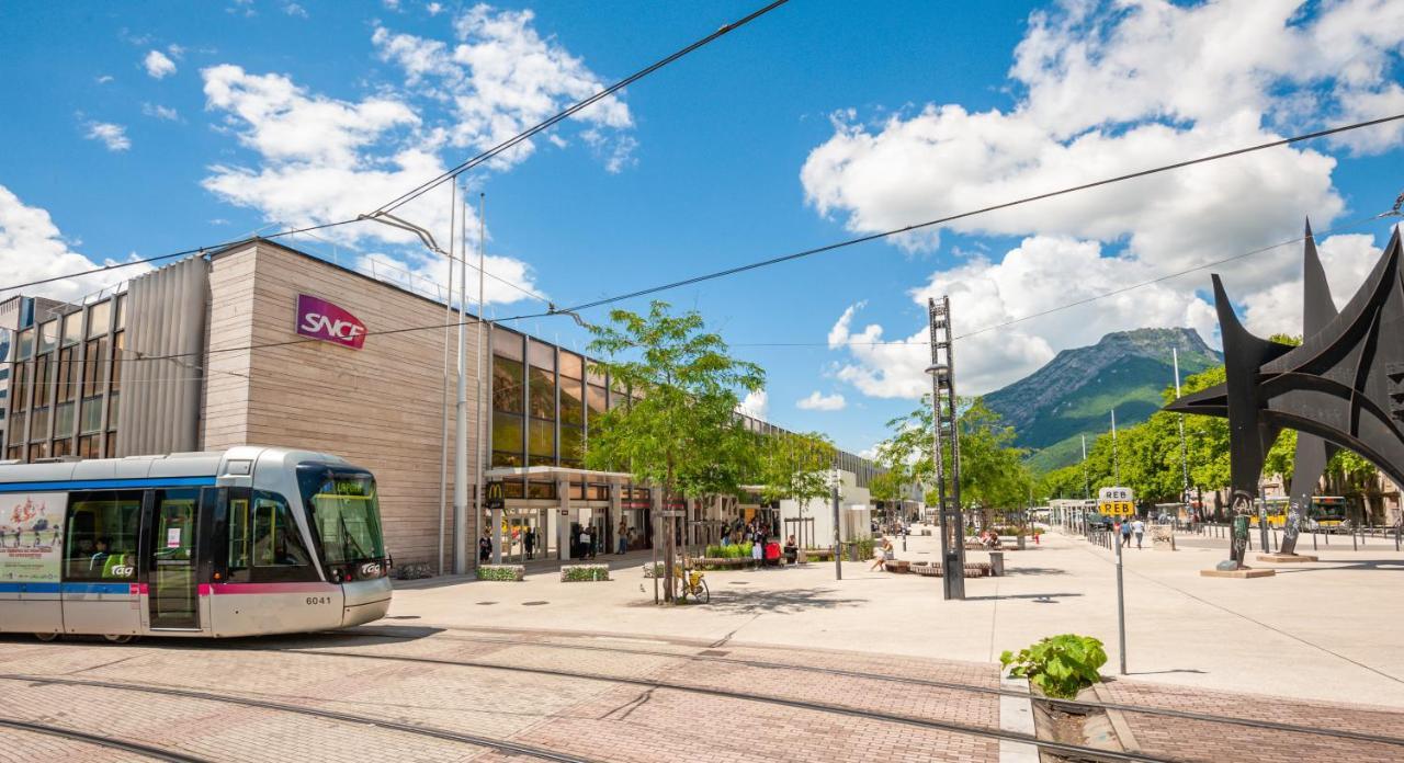 Hostel Le Hueb Grenoble Buitenkant foto